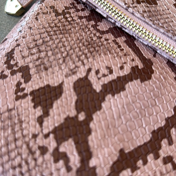 Urban Expressions Pink Snake Print Clutch - Picture 2 of 5